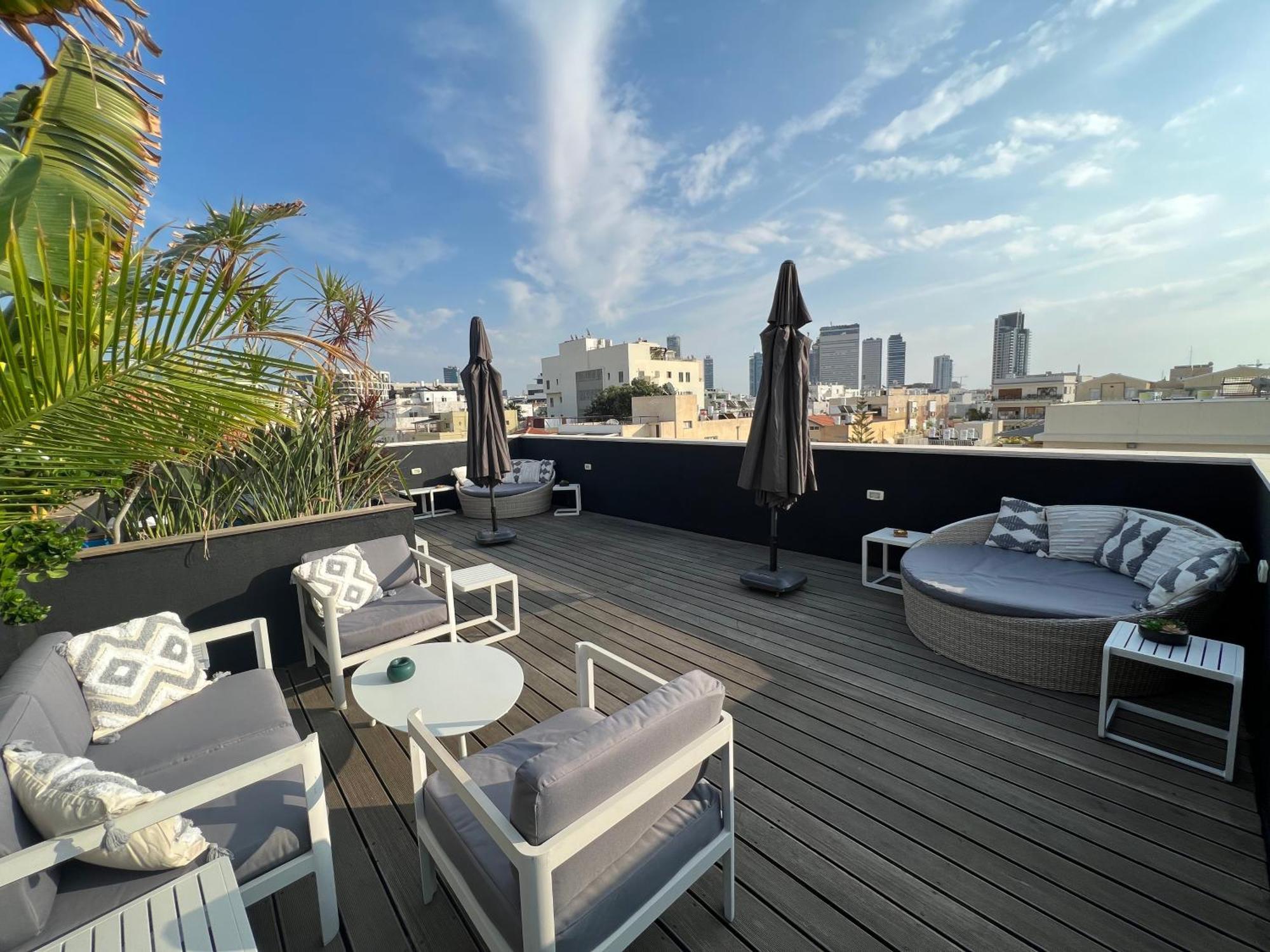 Beer Garden Hotel Tel Aviv Exterior photo